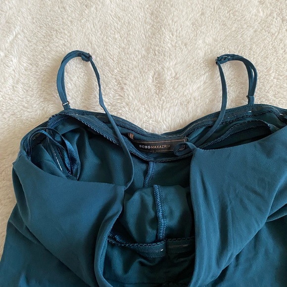 BCBG Vintage ruffle dress - Picture 2 of 3